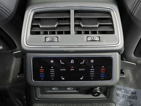 Used 2025 Audi A6 Premium Plus image 24