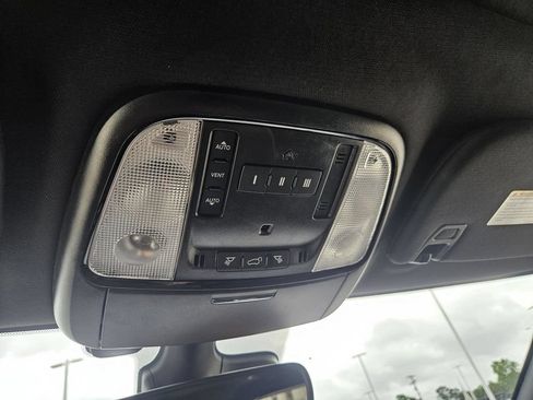 Used 2024 Dodge Durango GT RWD image 22