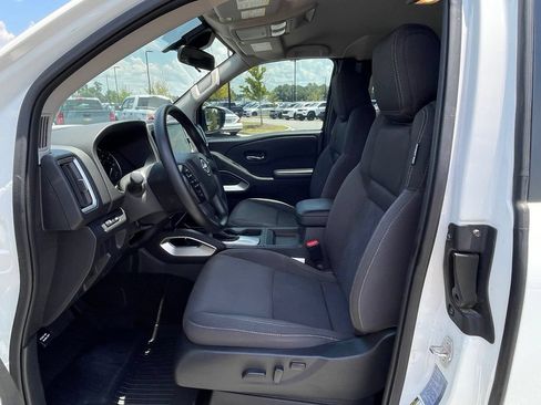 Used 2025 Nissan Frontier SV RWD image 35
