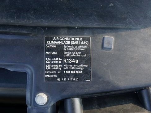 Used 2011 Mercedes-Benz S 550 image 33