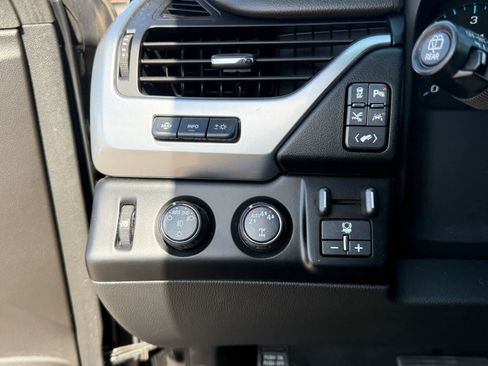 Used 2020 Chevrolet Tahoe Premier AWD/4WD image 21