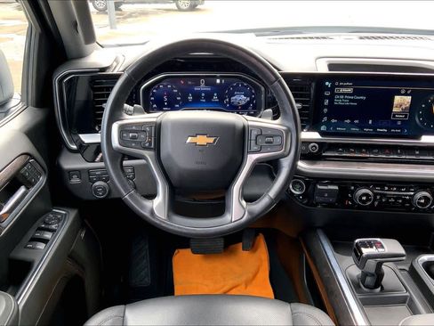 Used 2022 Chevrolet Silverado 1500 LTZ image 6