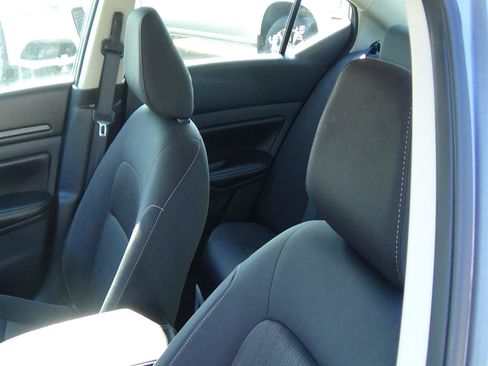 Used 2025 Nissan Altima 2.5 SV FWD image 16
