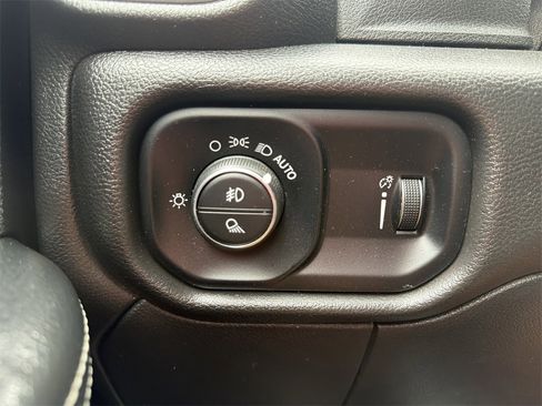 Used 2022 RAM 2500 Big Horn w/ Cold Weather Group image 22