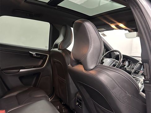 Used 2017 Volvo XC60 T6 R-Design w/ Climate Package image 36