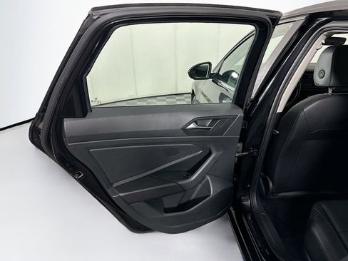 Used 2024 Volkswagen Jetta SE image 25