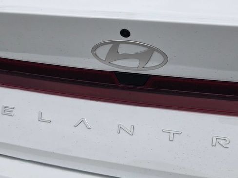 Used 2026 Hyundai Elantra SE w/ Cargo Package FWD image 6