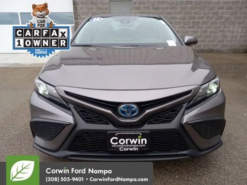 Used 2024 Toyota Camry SE image 8