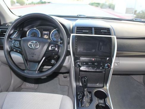 Used 2016 Toyota Camry LE image 18
