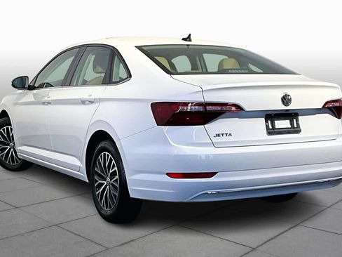 Used 2021 Volkswagen Jetta SE w/ SE Cold Weather Package image 11