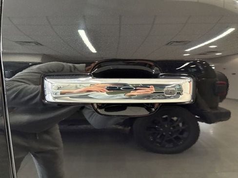 Used 2023 Ford F150 Lariat w/ Trailer Tow Package image 24