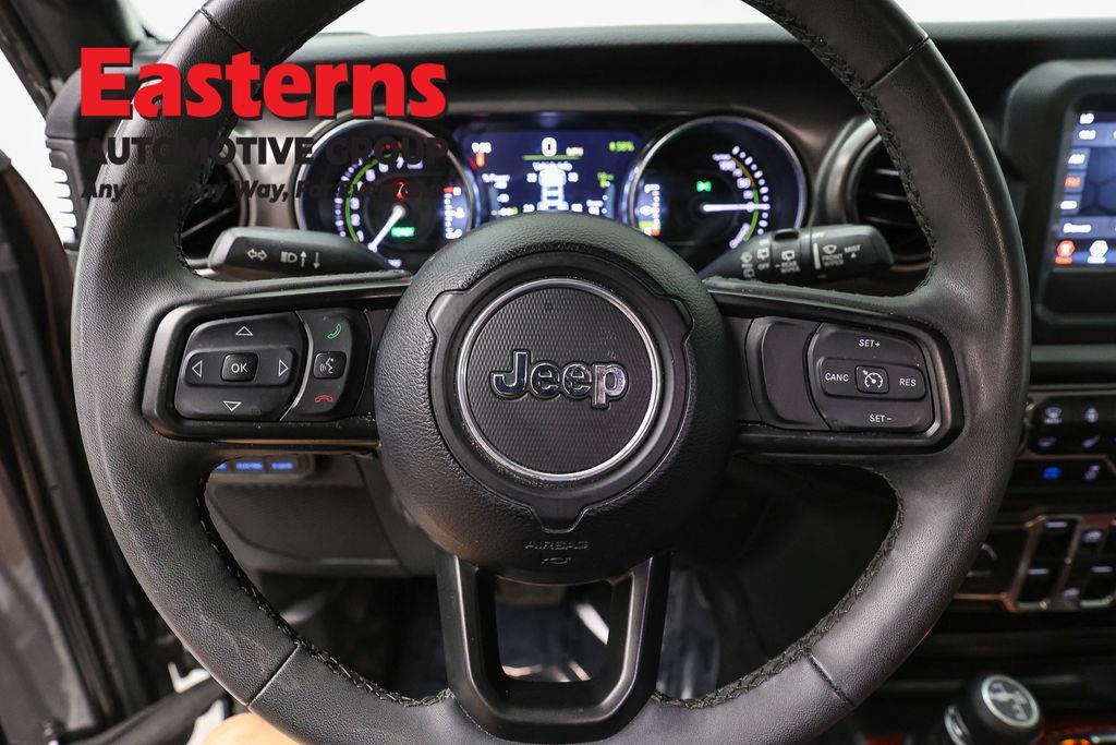 Used 2023 Jeep Wrangler Unlimited w/ Cold Weather Group AWD/4WD image 10