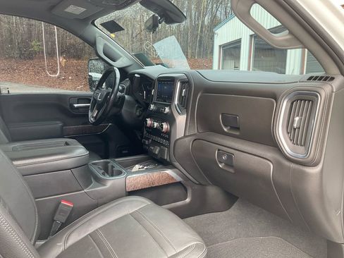Used 2022 GMC Sierra 3500 Denali w/ Denali Ultimate Package image 11