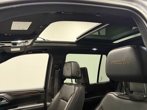 Used 2021 Chevrolet Tahoe High Country w/ Premium Package image 34