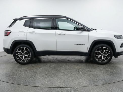 Used 2025 Jeep Compass Limited AWD/4WD image 11