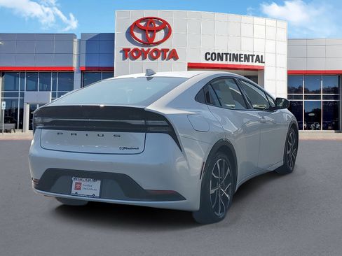 Certified 2024 Toyota Prius Prime FWD image 5