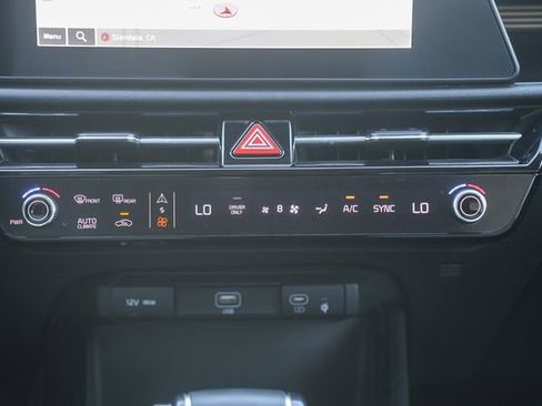 Used 2023 Kia Niro EX Touring image 14