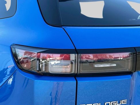 Used 2024 Honda Prologue EX image 11