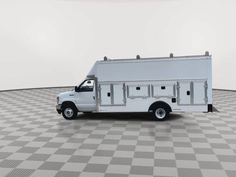 New 2027 Ford E-450 and Econoline 450 Super Duty w/ Power Equipment Group RWD image 29