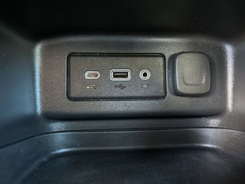 Used 2023 Chevrolet Equinox LT image 15