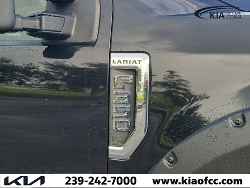 Used 2022 Ford F350 Lariat AWD/4WD image 9