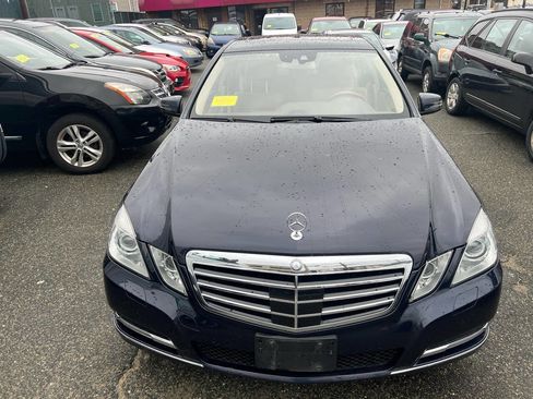 Used 2011 Mercedes-Benz E 350 4MATIC Sedan image 4