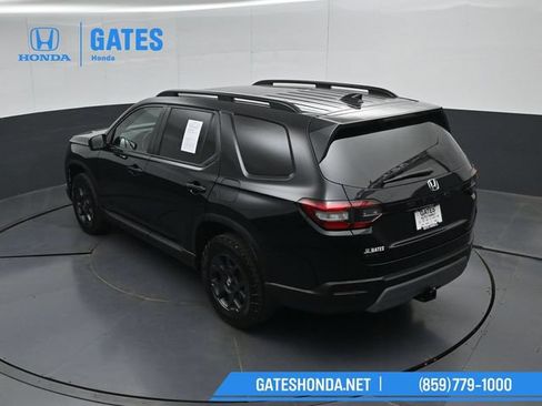 Certified 2025 Honda Pilot TrailSport image 54