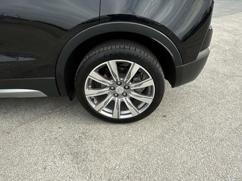 Used 2021 Cadillac XT4 Premium Luxury image 32