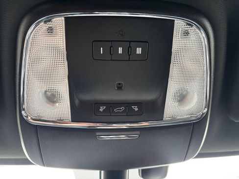 Used 2018 Jeep Grand Cherokee Limited AWD/4WD image 31