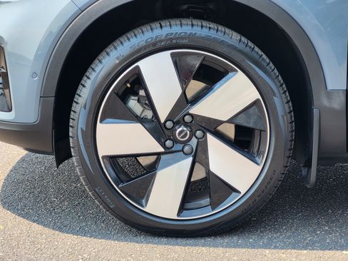 Certified 2023 Volvo XC40 Recharge Ultimate w/ Protection Package Premier AWD/4WD image 8