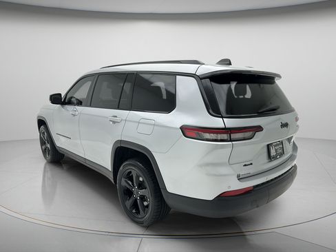 Used 2023 Jeep Grand Cherokee L Laredo AWD/4WD image 7