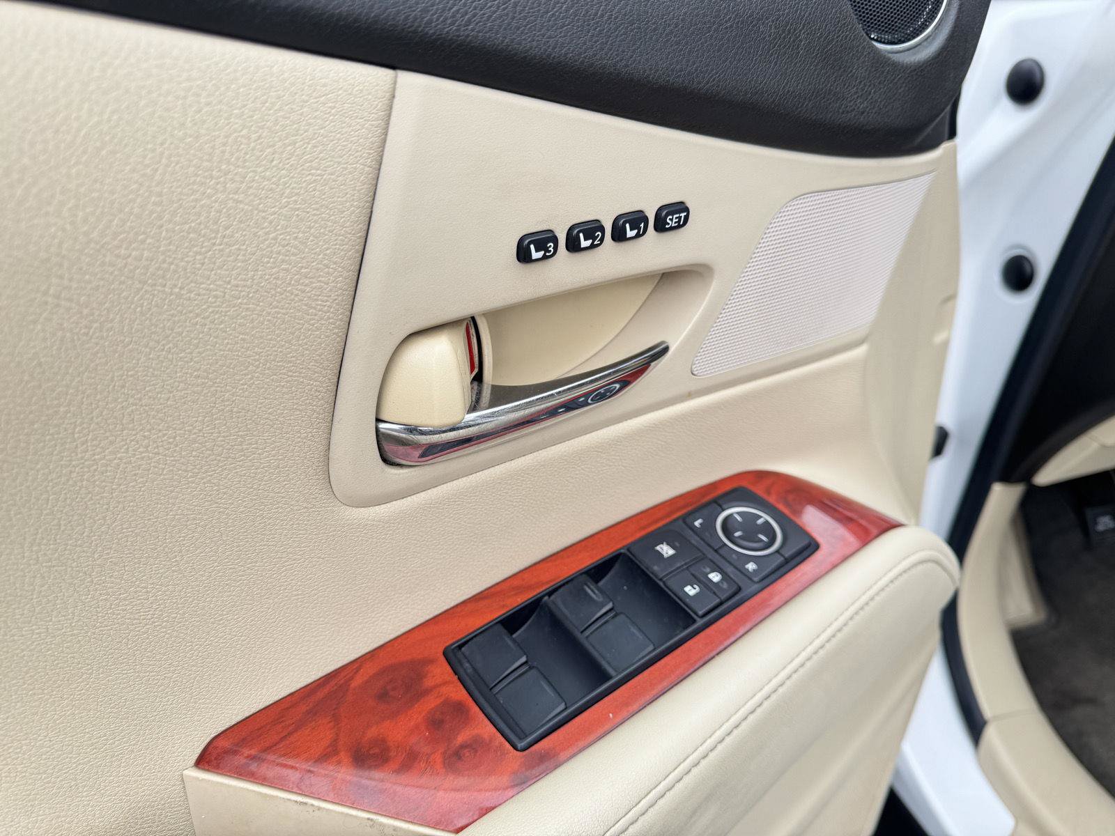 Used 2011 Lexus RX 350 AWD w/ Premium Pkg image 11