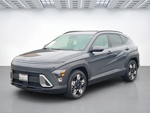 Certified 2025 Hyundai Kona SEL image 8