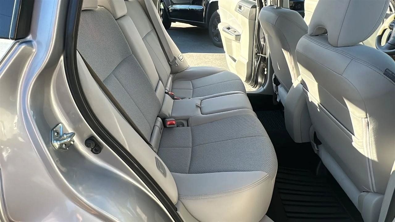 Used 2011 Subaru Forester 2.5X Premium AWD/4WD image 31