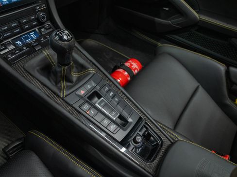 Used 2019 Porsche 911 Speedster RWD image 36