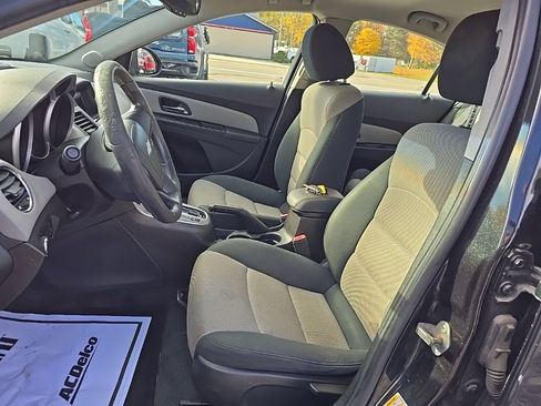 Used 2012 Chevrolet Cruze LS image 7