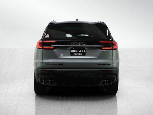 Used 2025 GMC Acadia Elevation w/ Elevation Premium Package image 4