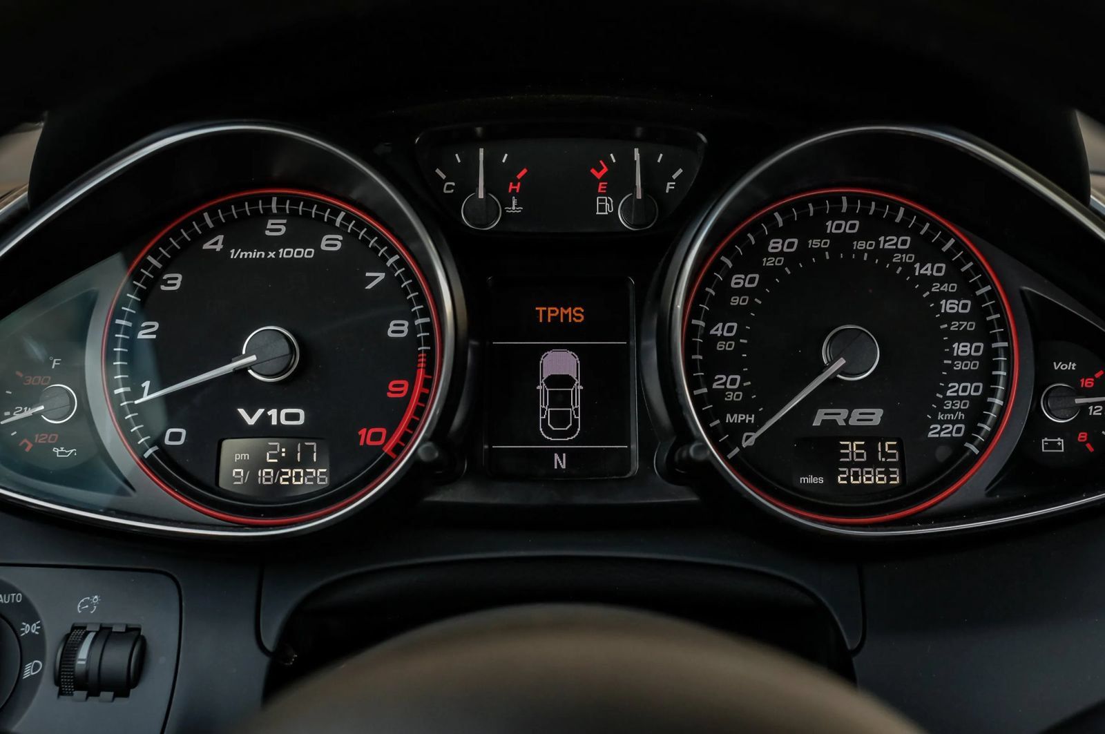 Used 2011 Audi R8 V10 AWD/4WD image 16