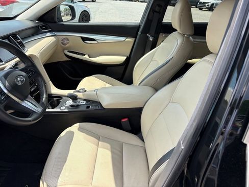 Used 2019 INFINITI QX50 Essential w/ Premium Audio Package FWD image 8