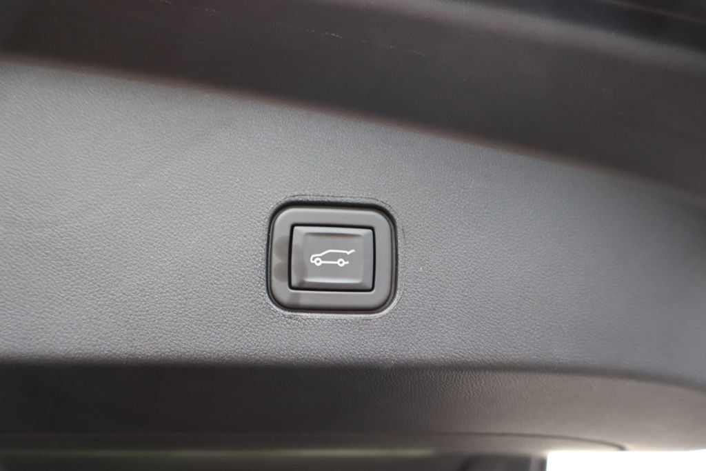 Used 2024 Cadillac Lyriq Sport RWD image 28
