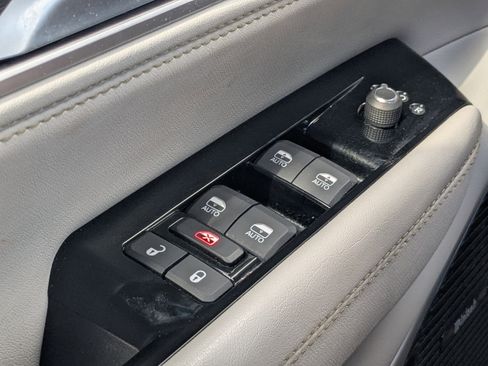 Used 2024 Jeep Wagoneer L Series III w/ Premium Group I AWD/4WD image 29