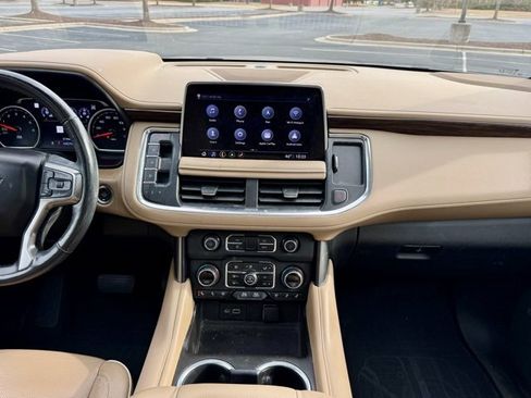 Used 2021 Chevrolet Tahoe Premier w/ Premium Package image 24