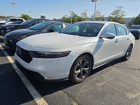 Used 2023 Honda Accord EX image 3