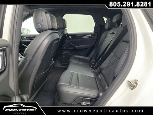 Used 2022 Porsche Cayenne image 19