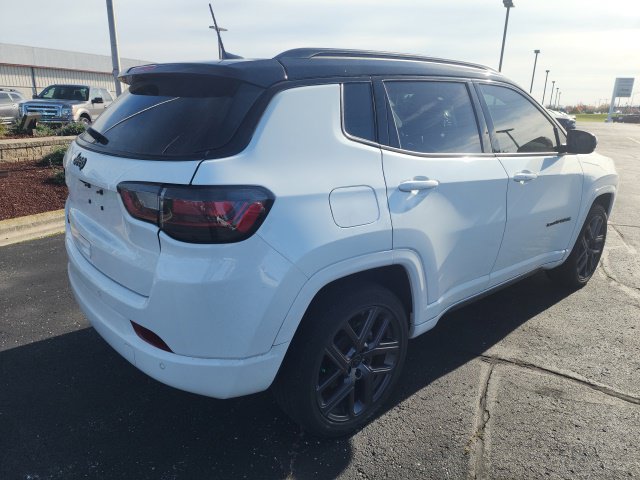 Used 2025 Jeep Compass Limited w/ High Altitude Package AWD/4WD image 4