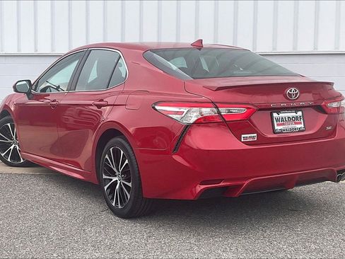 Used 2020 Toyota Camry SE image 15