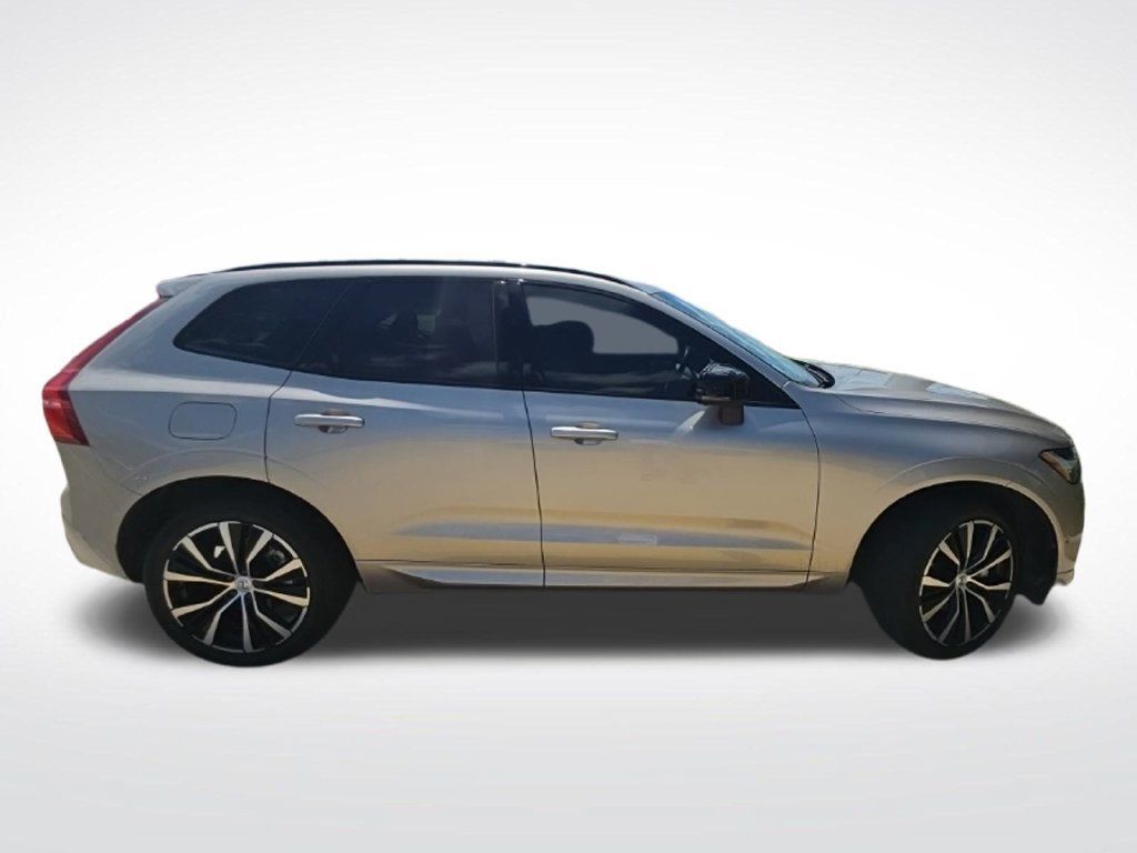 Used 2025 Volvo XC60 B5 Plus w/ Protection Package AWD/4WD image 10