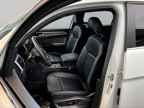 Used 2023 Volkswagen Atlas Cross Sport SE w/ Black Wheel Package FWD image 8