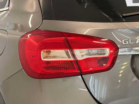 Used 2018 Mercedes-Benz GLA 250 4MATIC w/ Premium Package image 10