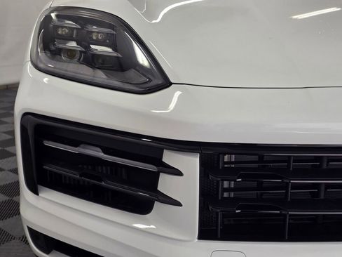 New 2026 Porsche Cayenne image 33